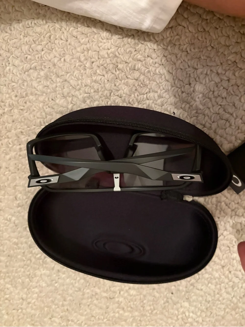 Oakley Black Semi-Rigid Sunglasses Case with Embossed Logo Sutro $235